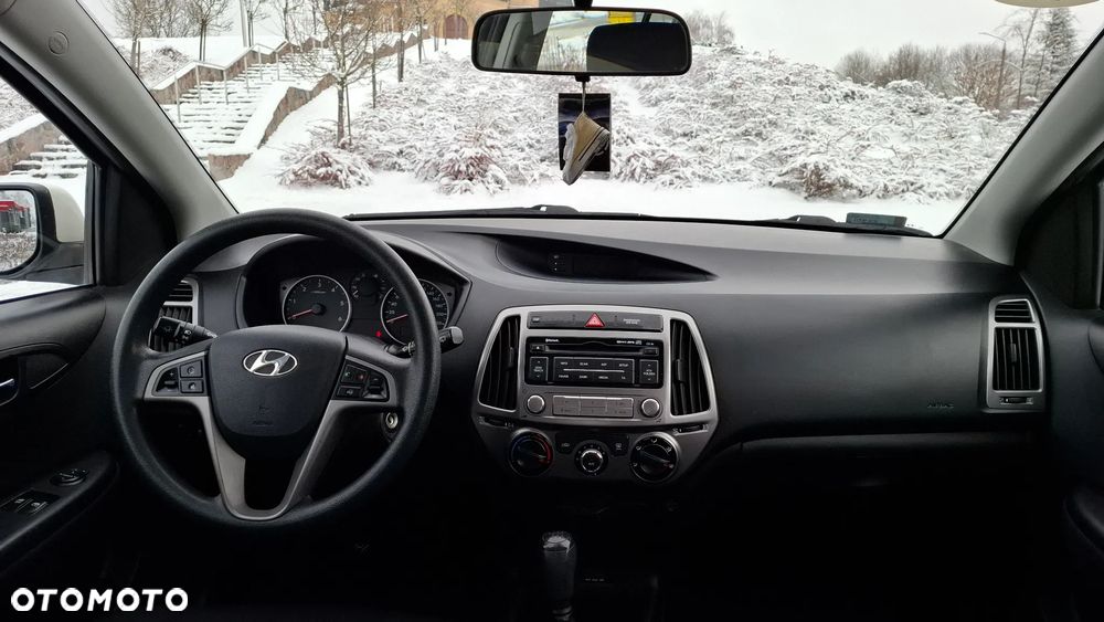 Hyundai i20 - 12