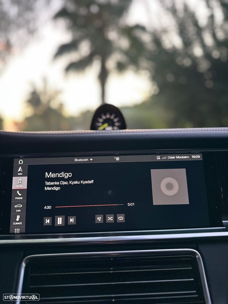 Porsche Panamera Sport Turismo 4 E-Hybrid - 16