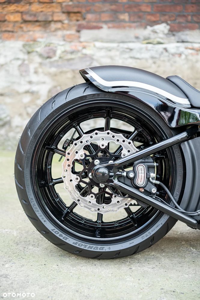 Harley-Davidson Softail Slim - 24