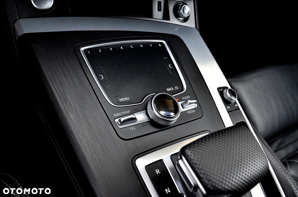 Audi Q5 40 TDI quattro S tronic S line business - 34