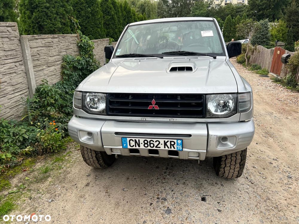 Mitsubishi Pajero - 2