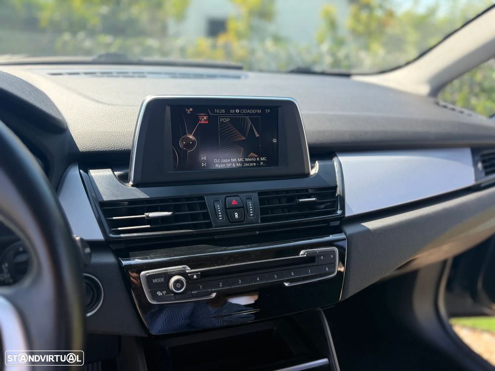 BMW 218 Active Tourer d Aut. Advantage - 16