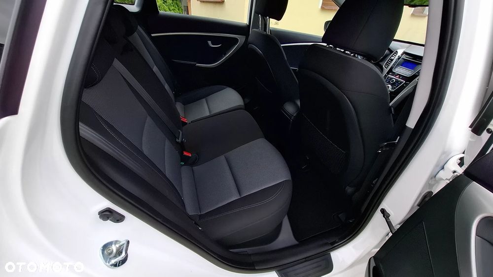 Hyundai i30 blue 1.4 YES Silver - 28