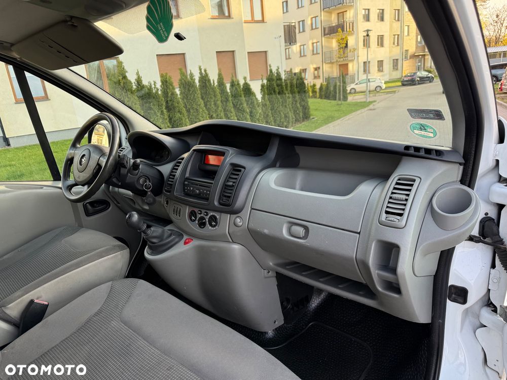 Opel Vivaro - 8