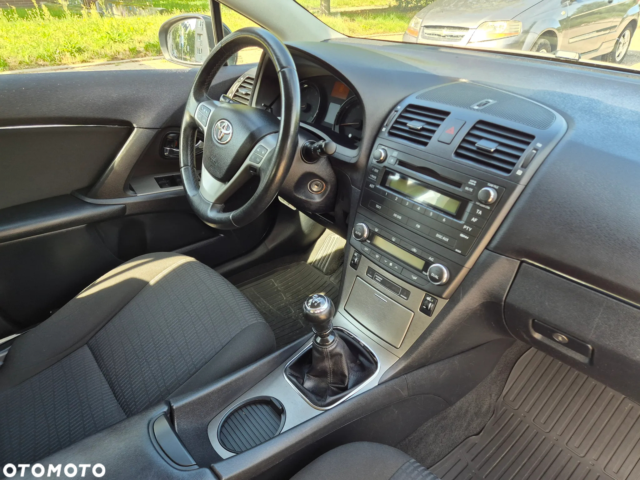 Toyota Avensis 1.8 Premium - 10