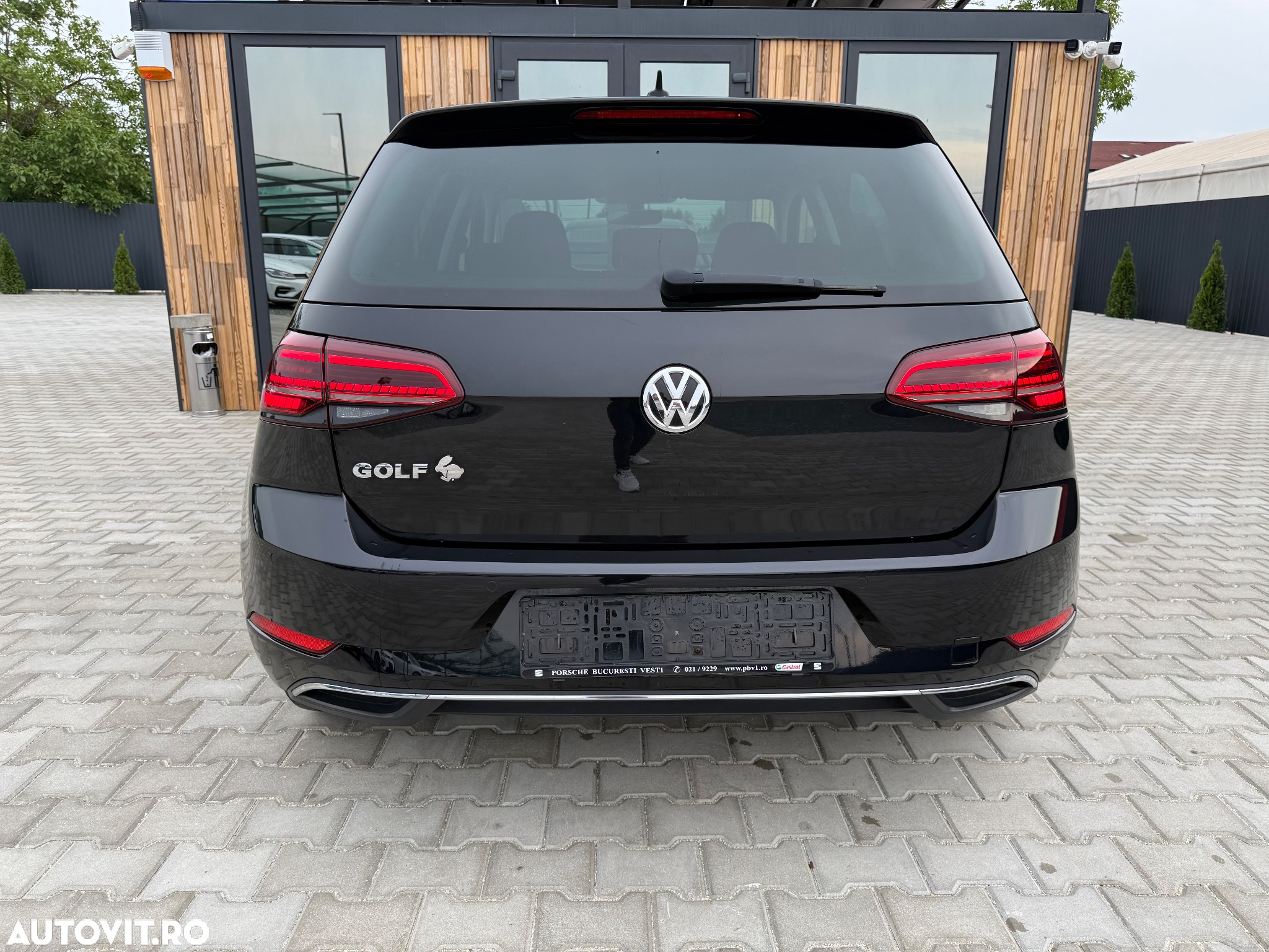 Volkswagen Golf 2.0 BlueTDI DSG Comfortline - 9