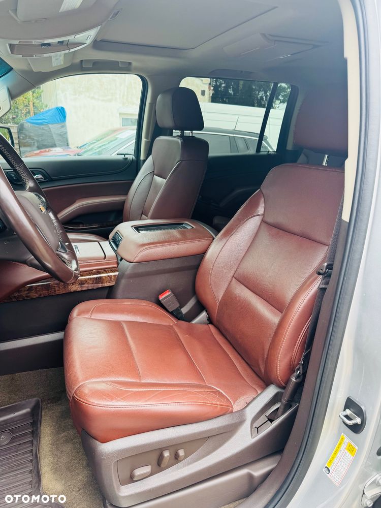 Chevrolet Suburban - 20
