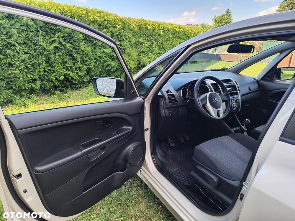 Kia Venga - 9