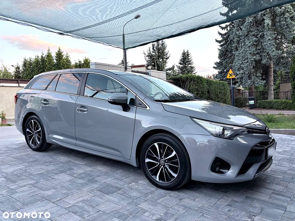 Toyota Avensis 1.8 Premium - 5