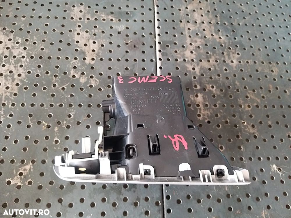 Grila ventilatie bord dreapta renault scenic 3 1012127 - 2
