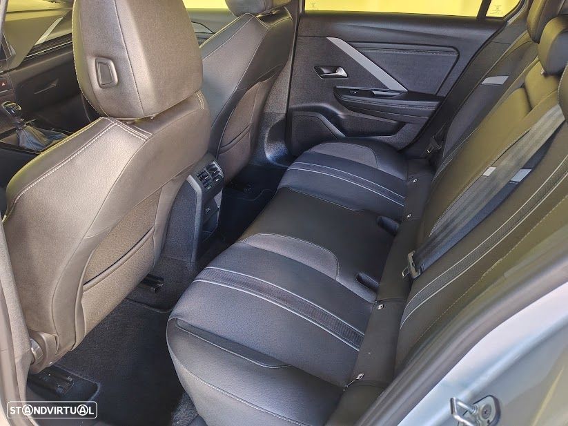Opel Astra Sports Tourer 1.2 T GS — fotografia 9