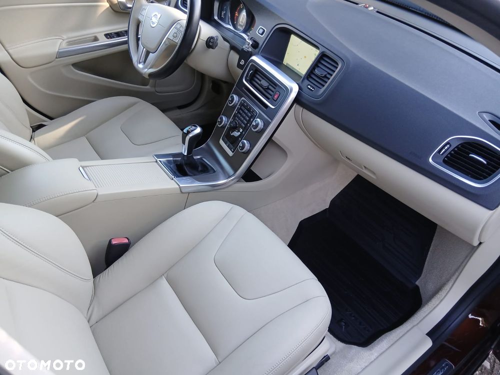 Volvo V60 Cross Country D3 Summum - 29