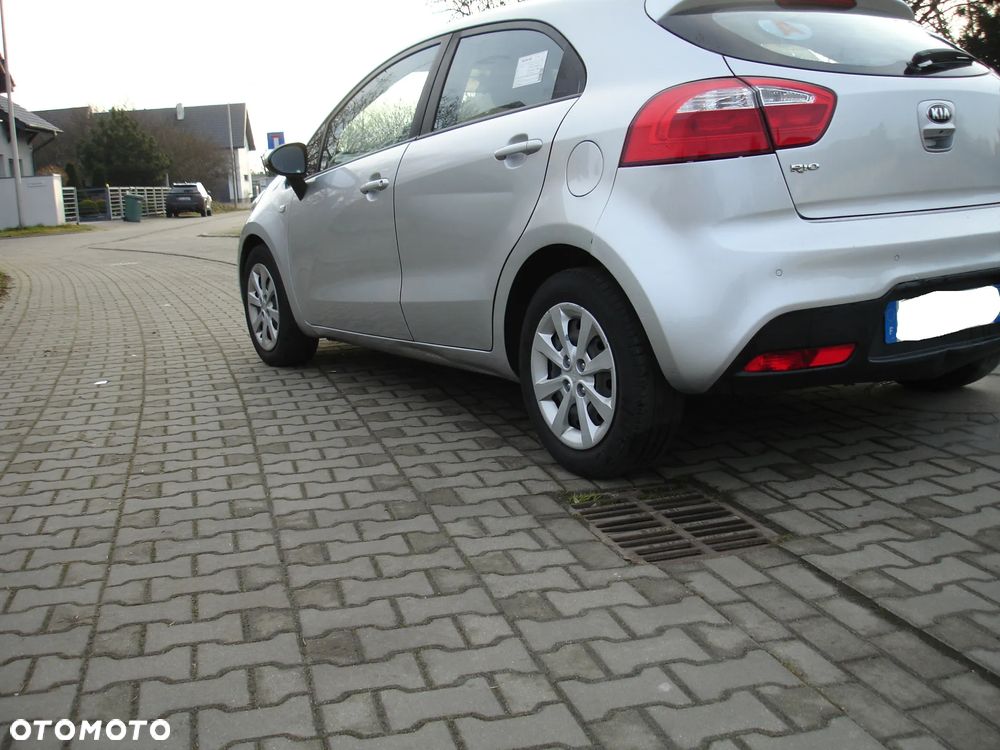 Kia Rio 1.1 CRDI Dream Team Edition - 24