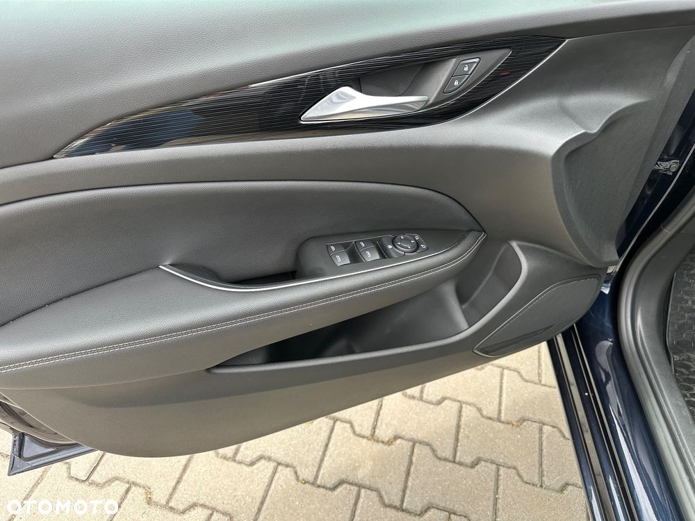 Opel Insignia 1.5 T Elite S&S - 12