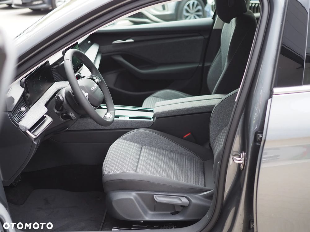 Skoda Superb 2.0 TSI Drive DSG - 8