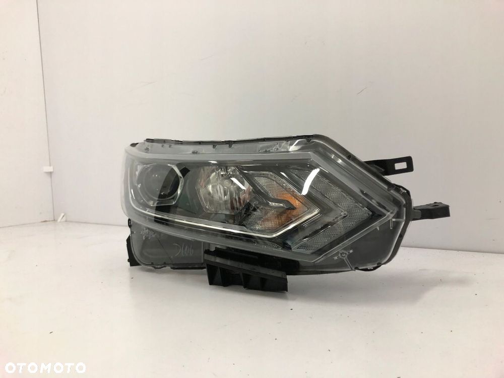NISSAN QASHQAI II LIFT LAMPA PRAWA SOCZEWKA LED EUROPA ORYGINAŁ 100-19009 - 2