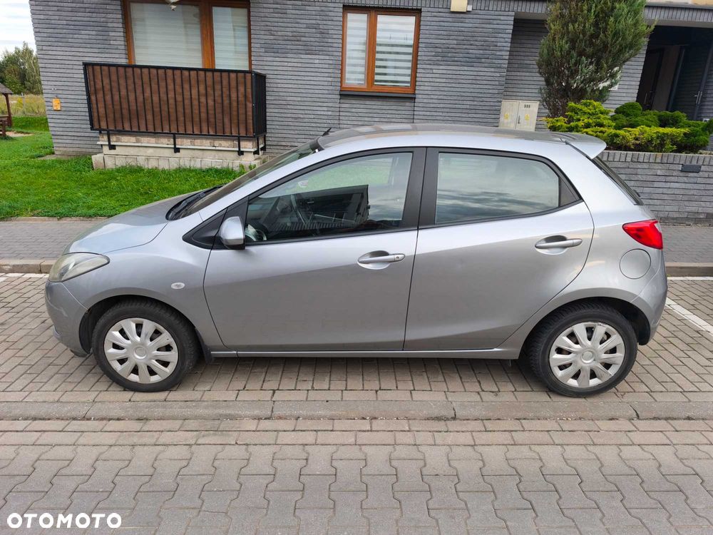 Mazda 2 - 4