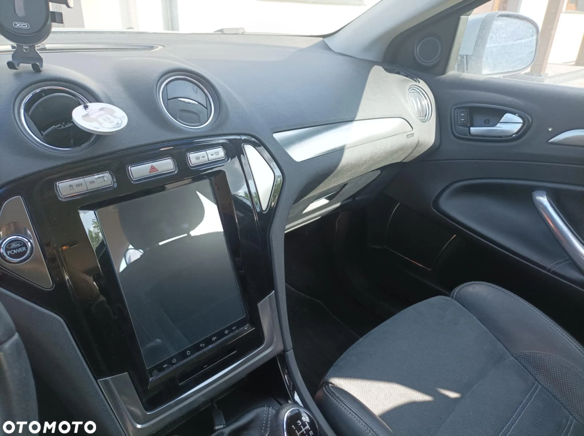 Ford Mondeo 2.0 FF Ghia - 24