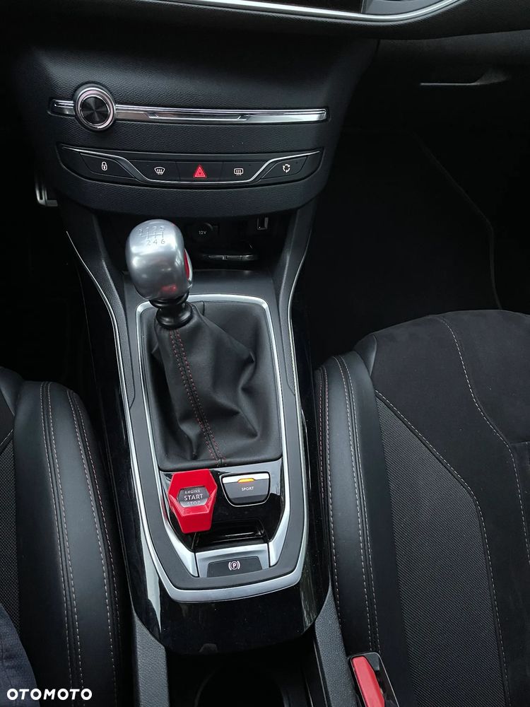 Peugeot 308 PureTech 263 Stop & Start GTi by Sport - 29