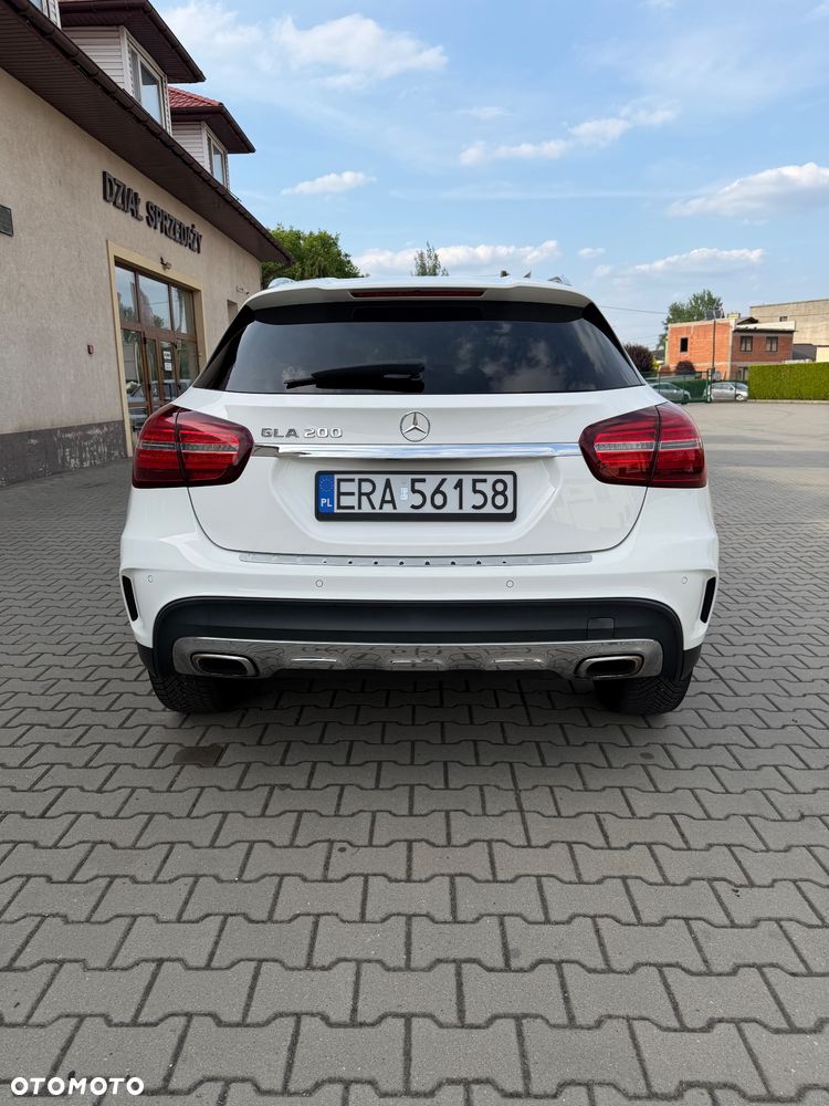 Mercedes-Benz GLA 200 7G-DCT - 7