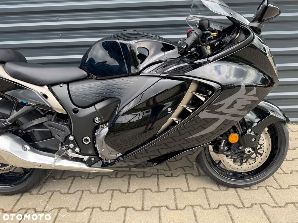 Suzuki GSX - 13