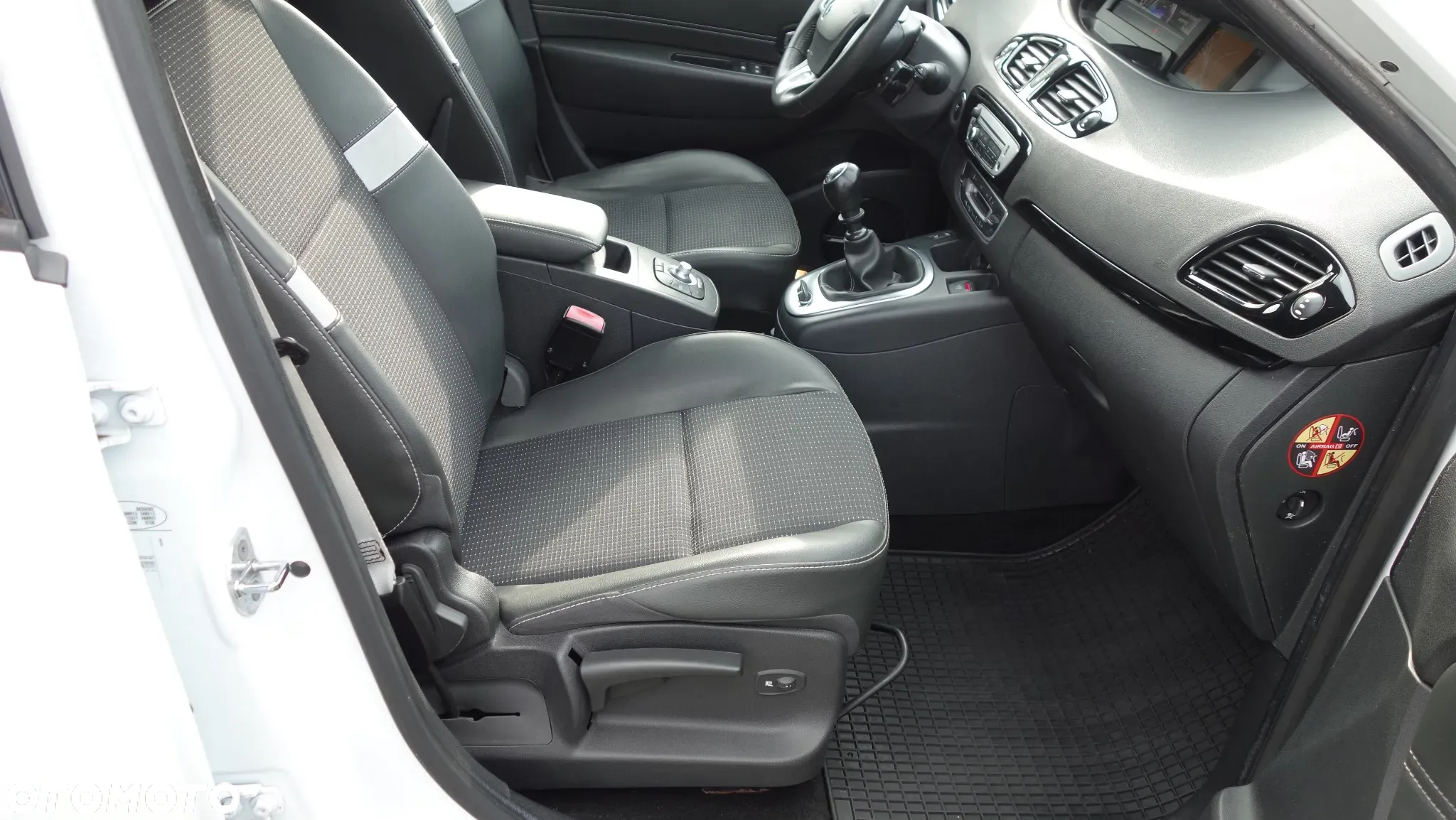 Renault Grand Scenic Gr 1.6 dCi Energy Bose Edition S&S - 36