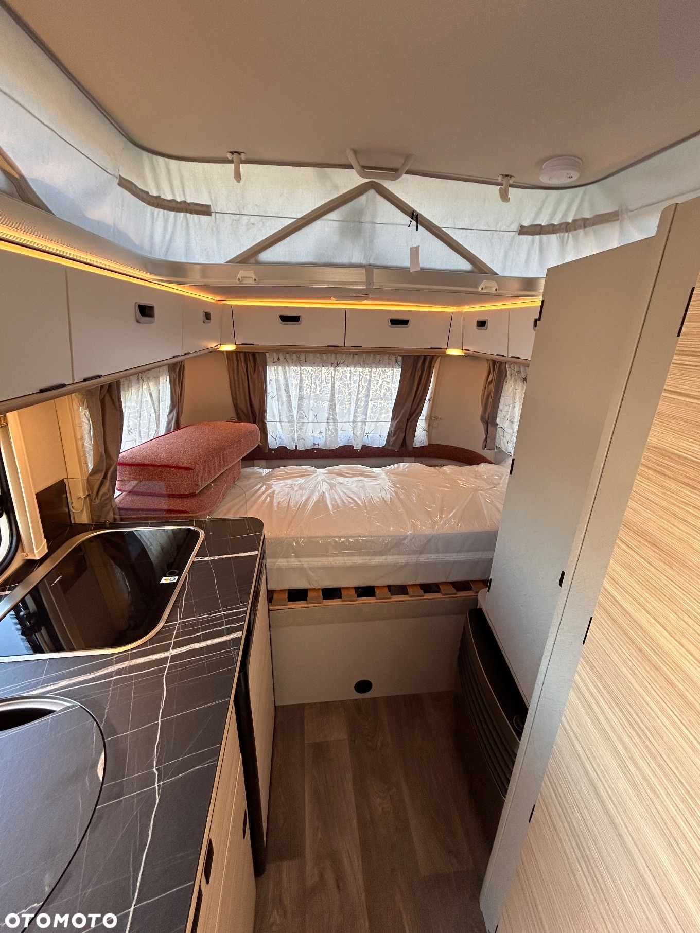 Hymer-Eriba Touring 430 - 12