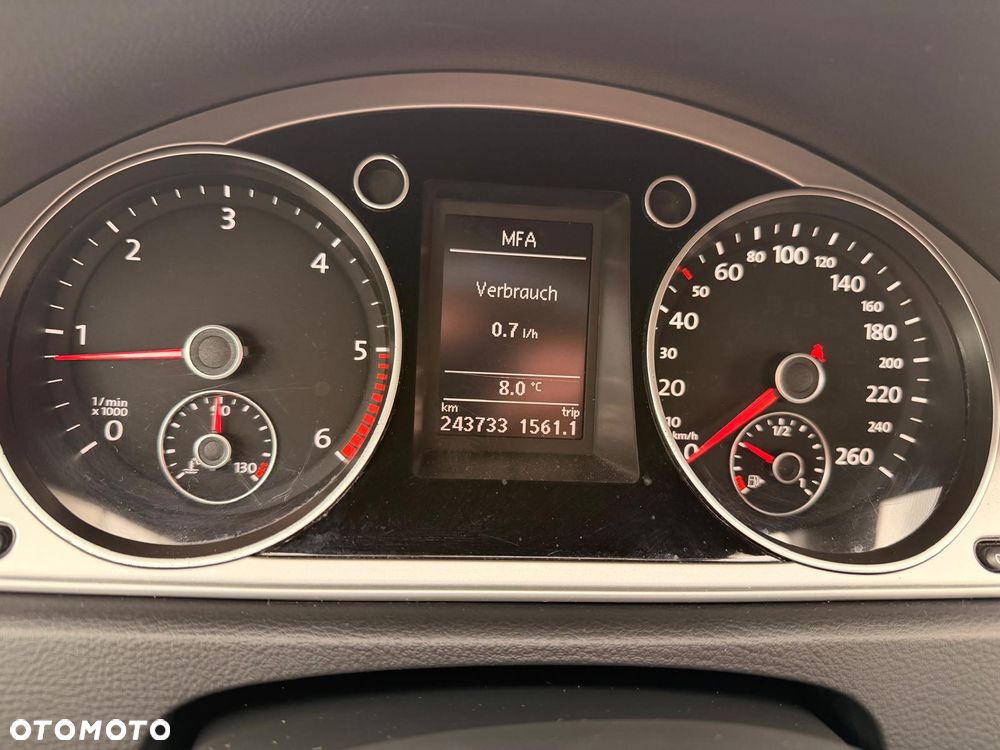 Volkswagen Passat 2.0 TDI 4Motion BlueMotion Technol Comfortline - 9