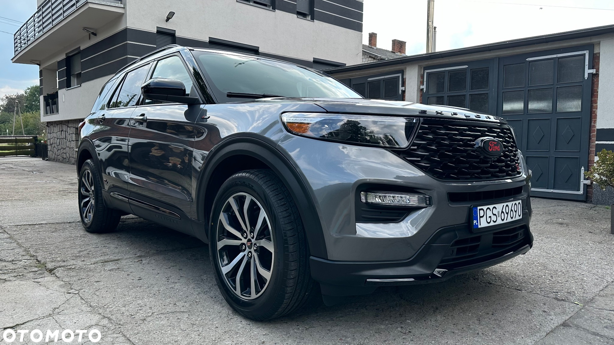 Ford Explorer - 25