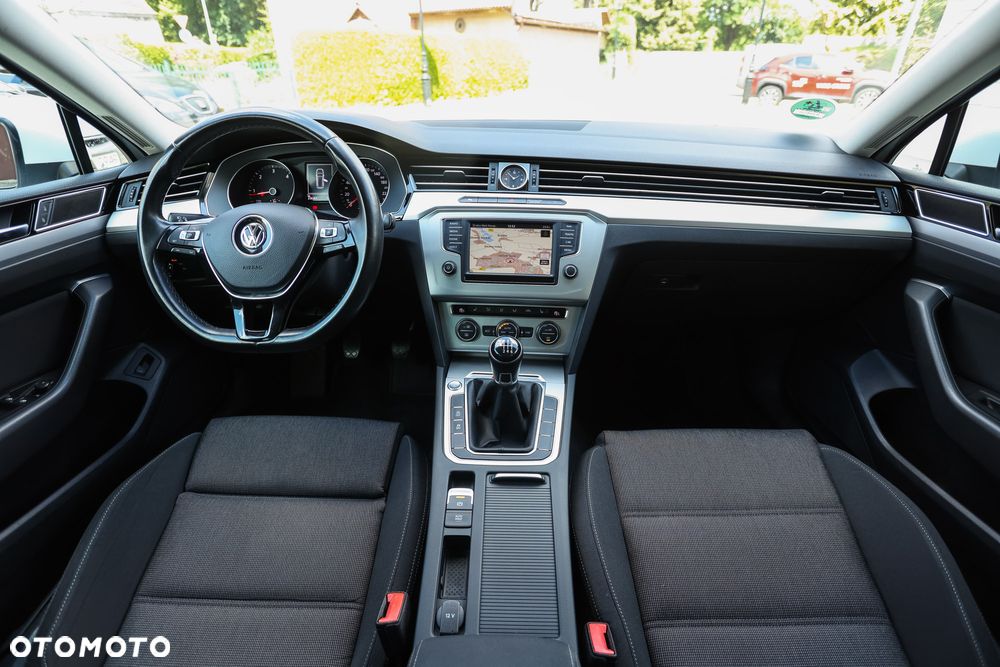 Volkswagen Passat 2.0 TDI SCR BlueMotion Technology 4Motion Trendline - 3