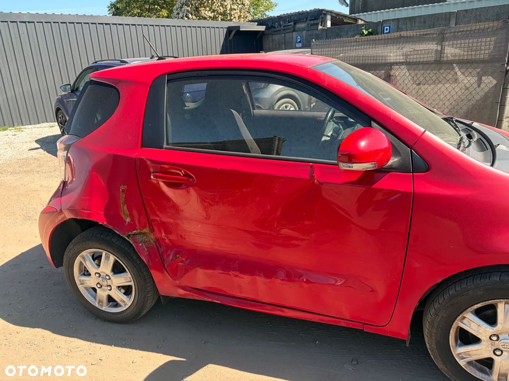 Toyota iQ 1.4 D-4D + - 10