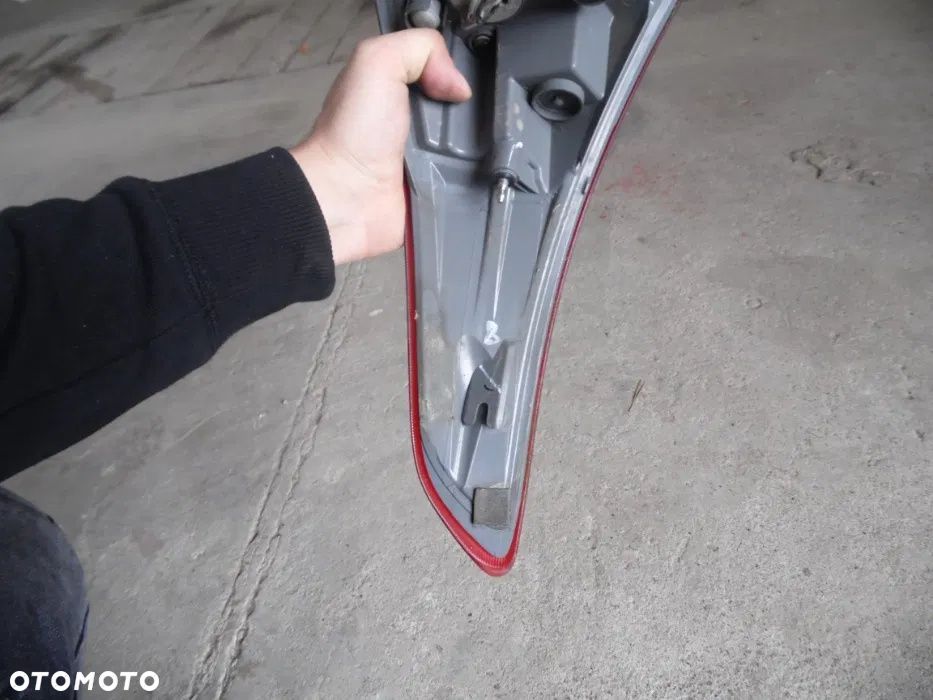 Lampa PRAWA prawy tył hyundai i30 II hb 5d 2012r-2016r idealna - 3