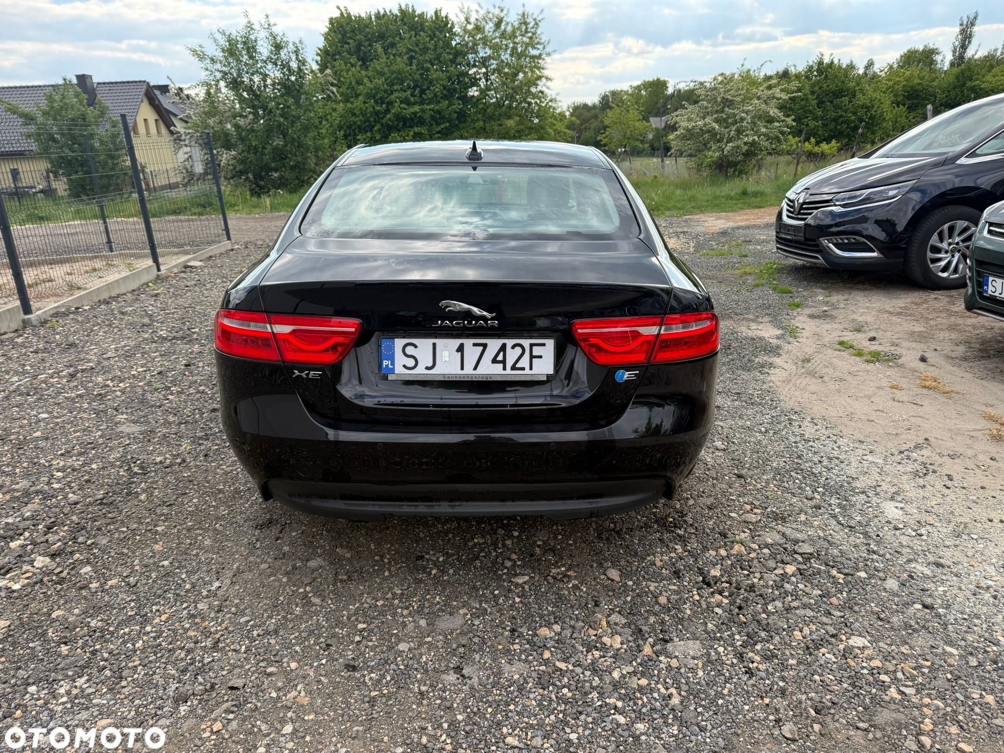 Jaguar XE 2.0 D Prestige - 5