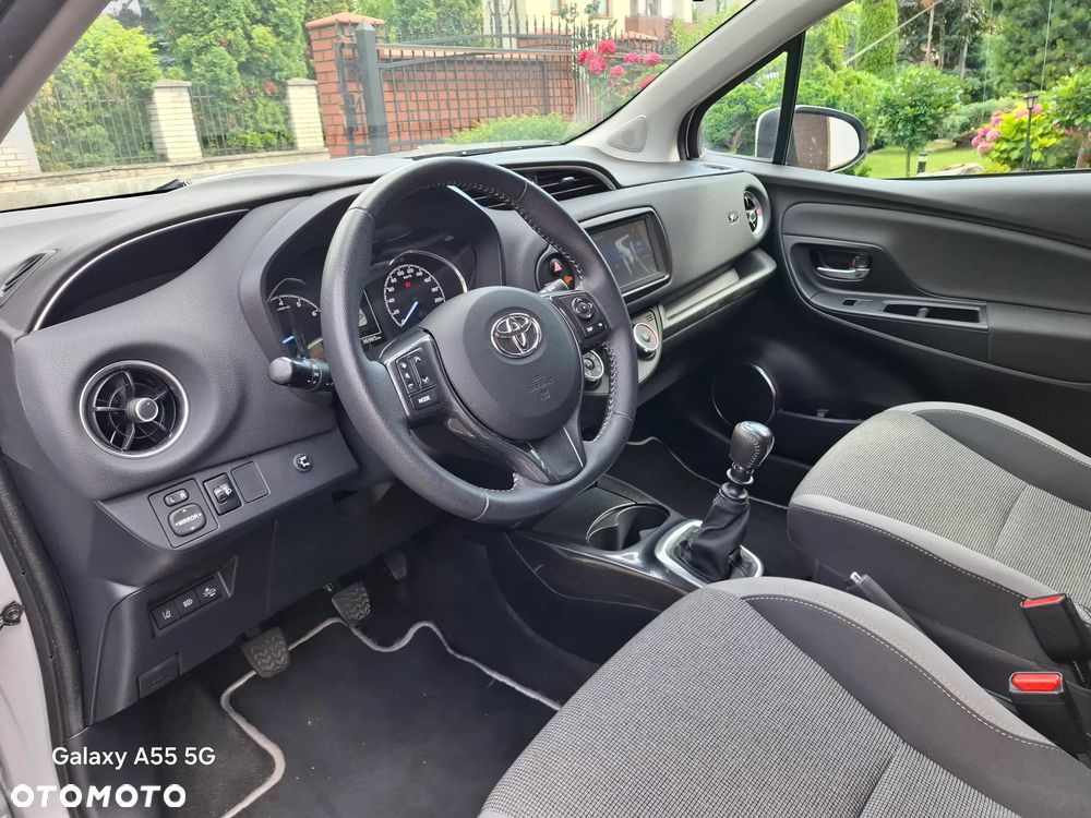 Toyota Yaris 1.5 Premium - 17