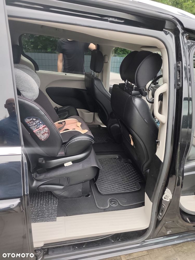 Chrysler Pacifica - 25