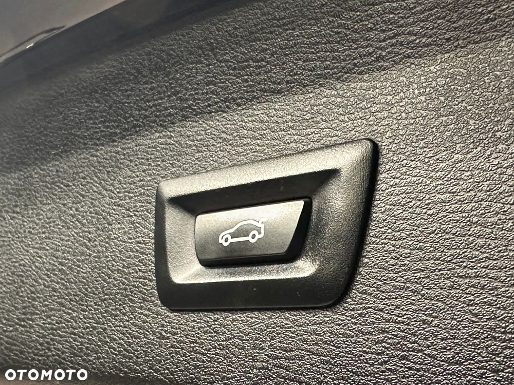 BMW X1 sDrive18i - 15