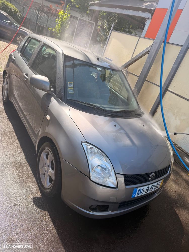 Suzuki Swift 1.3 16V GLX - 2