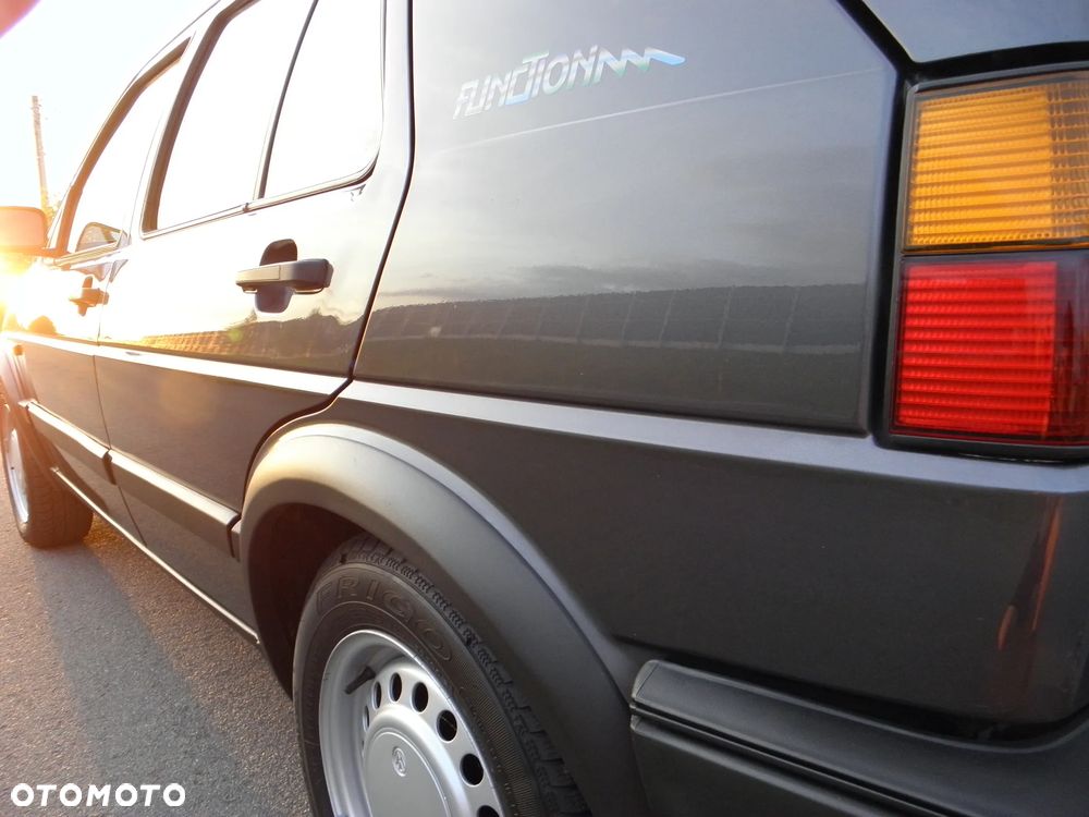 Volkswagen Golf 1.6 CL - 26