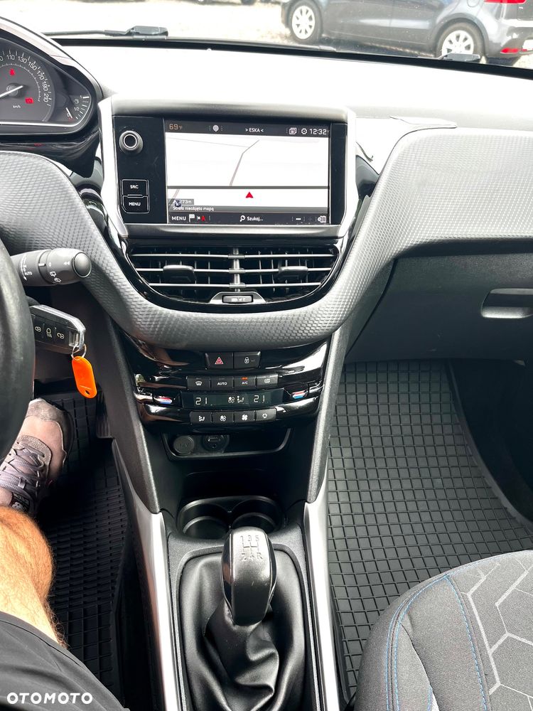 Peugeot 2008 1.2 VTi Allure - 13