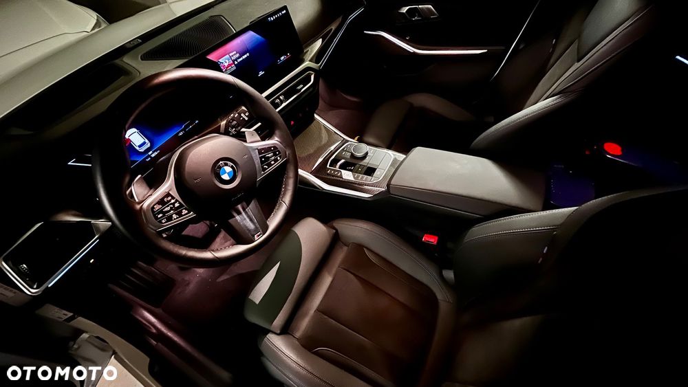 BMW Seria 3 330i xDrive M Sport - 9