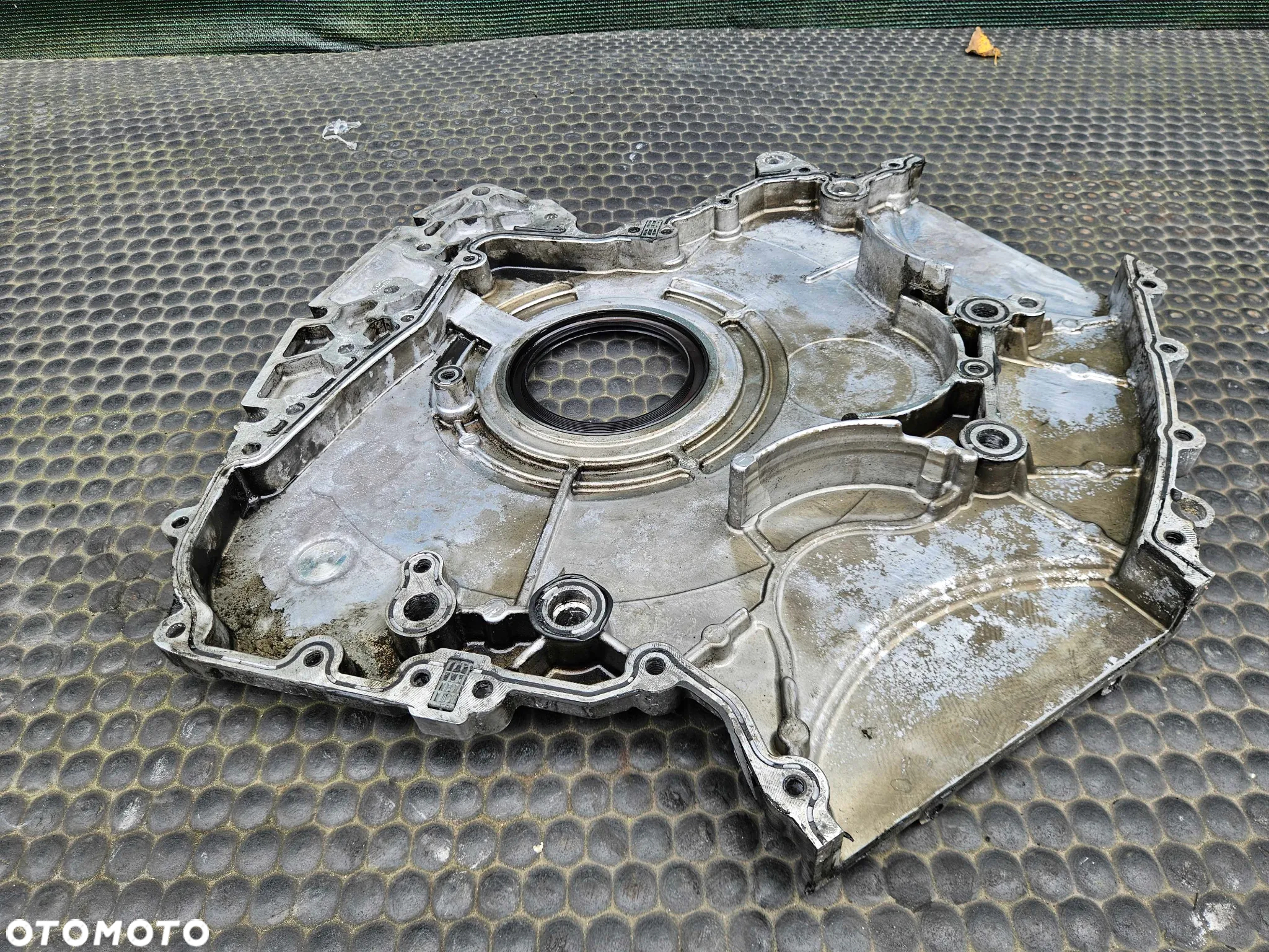 Obudowa Osłona Pokrywa Rozrzadu Silnika Dekiel Walu Kołnierz 2.7 3.0 V6 TDI Audi A4 B8 A5 Q5 - 13