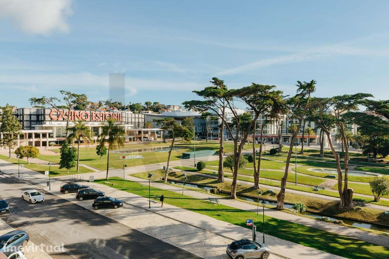 Duplex de Prestígio em Condomínio no Estoril: Onde a Sofisticação Enco - Grande imagem: 2/56