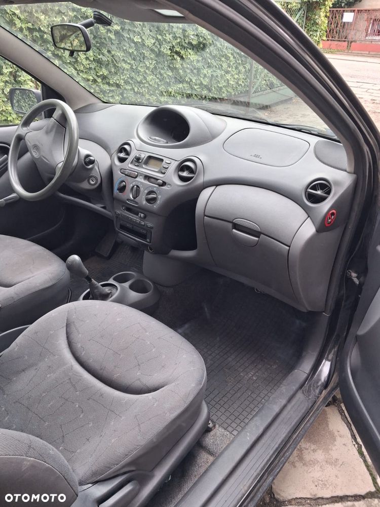 Toyota Yaris - 5