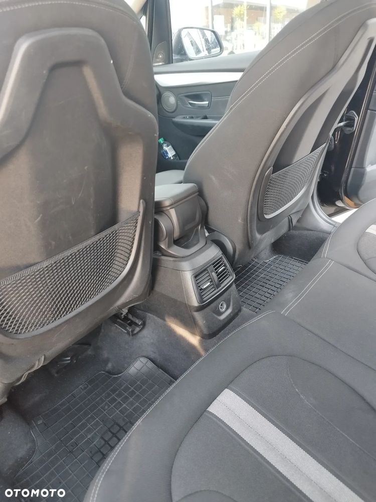 BMW Seria 2 216d - 9