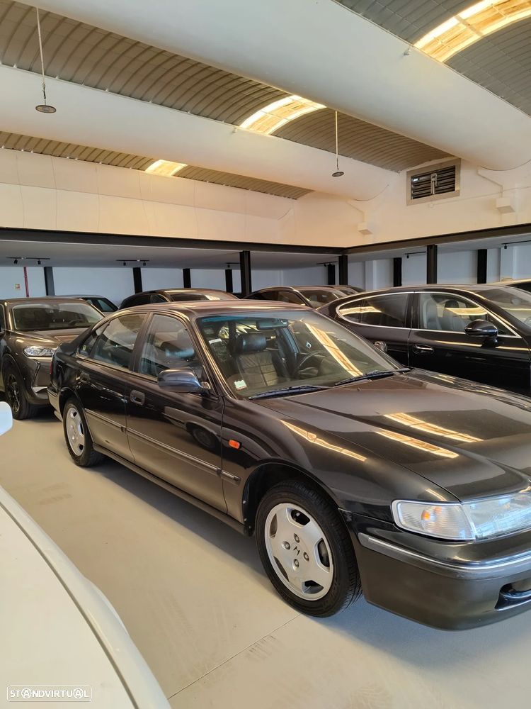 Honda Accord 2.0i ES - 1