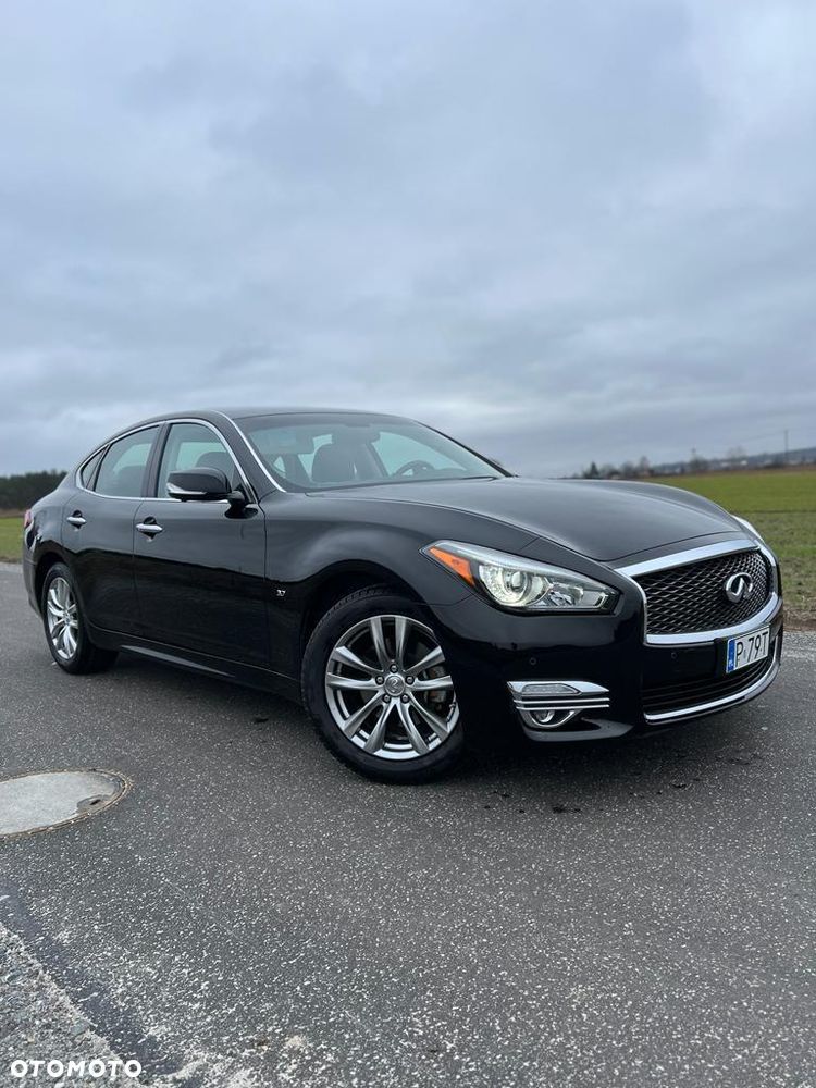 Infiniti Q70 - 3