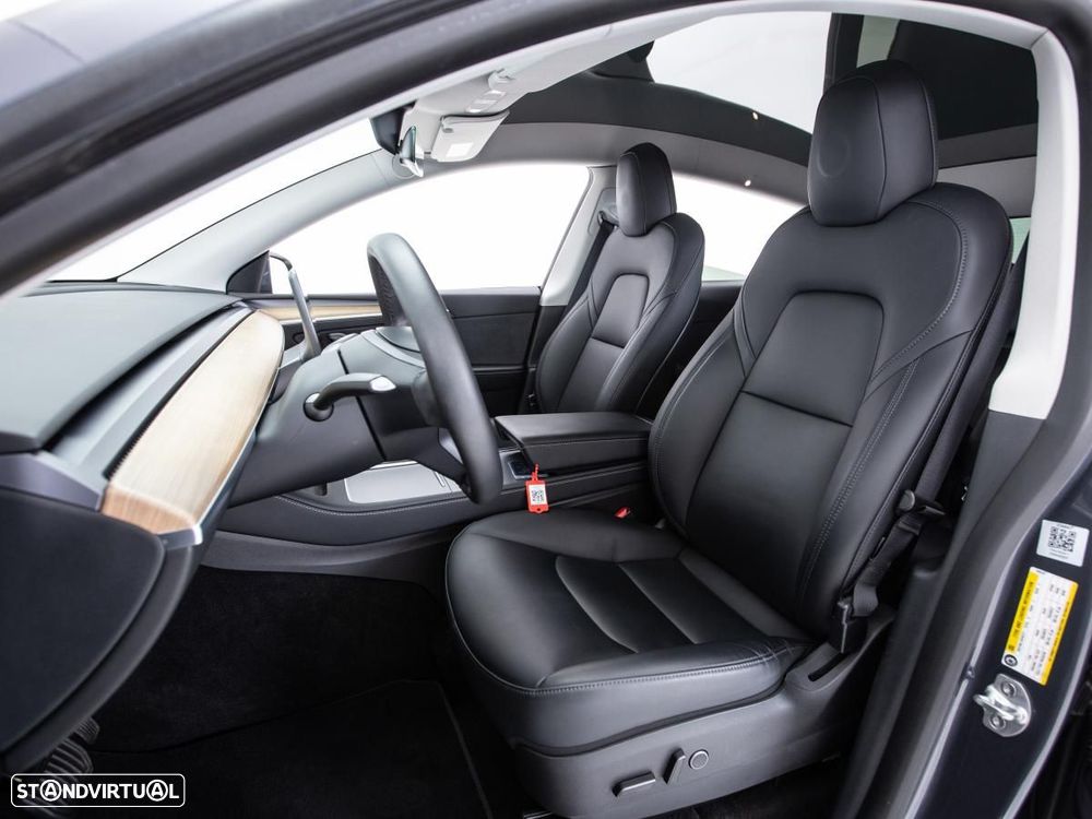 Tesla Model Y Long Range Dual Motor AWD - 9