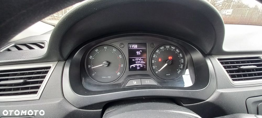 Skoda RAPID 1.2 TSI Active - 12