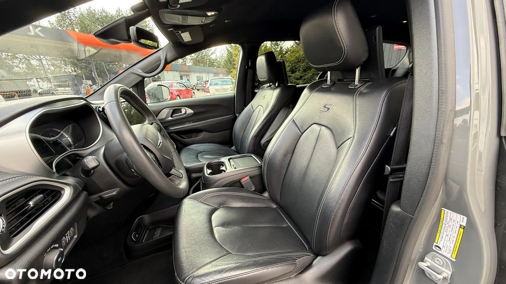 Chrysler Pacifica - 9