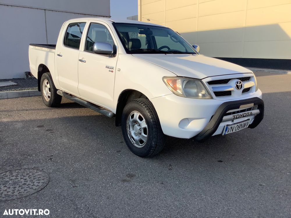Toyota Hilux 4x4 Xtra Cab - 3